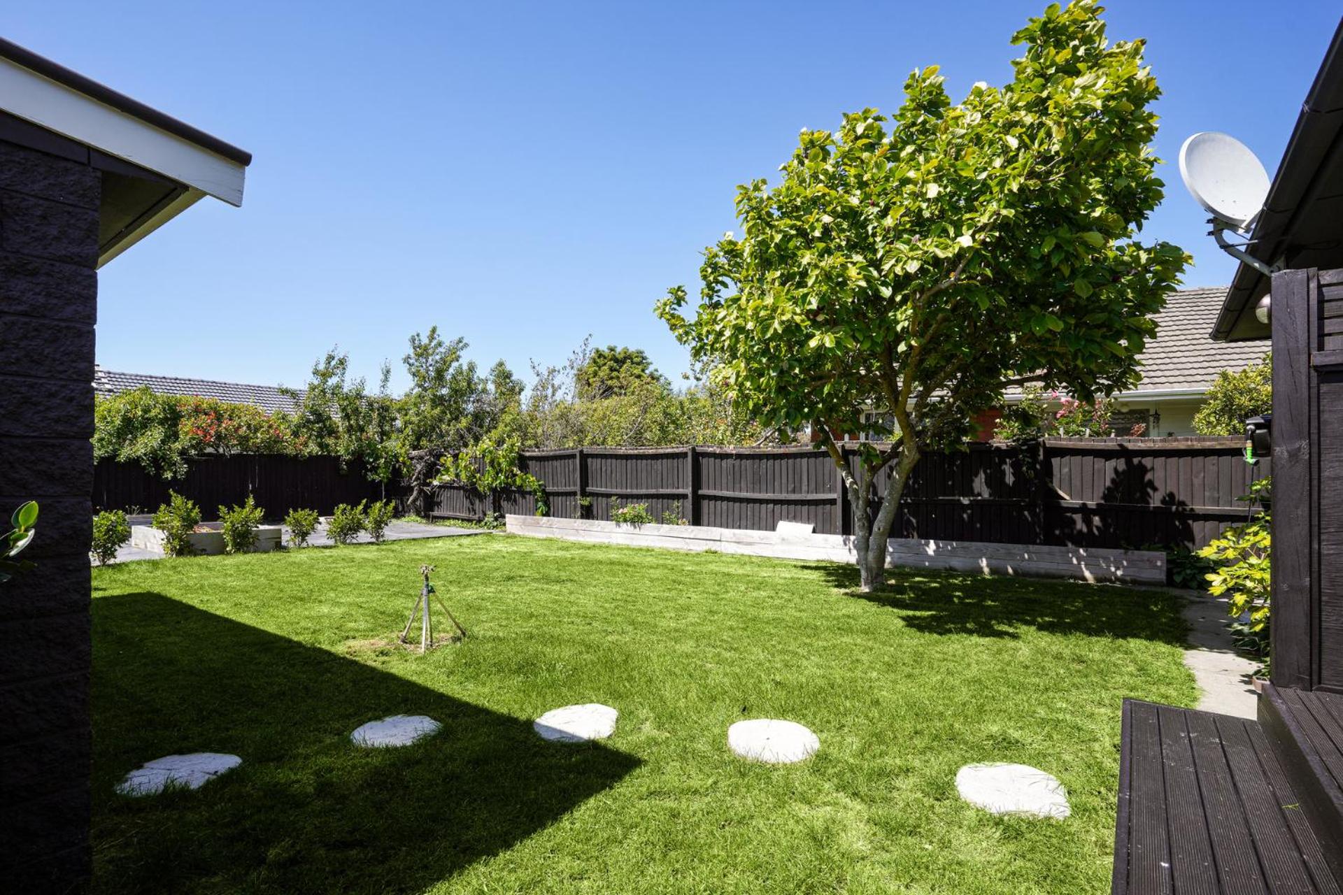 MM Villa - Christchurch Holiday Home view 5