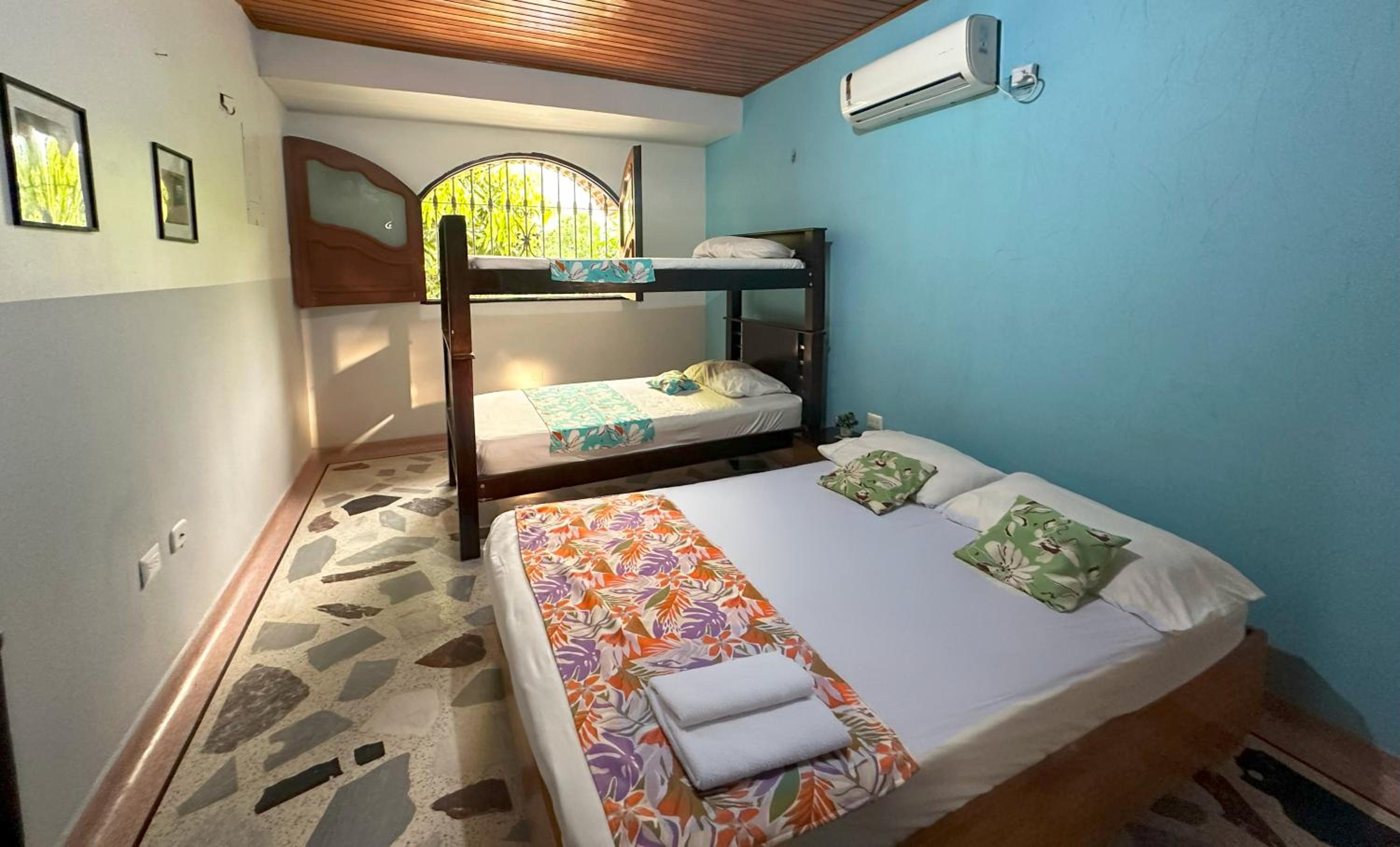 Tia Chela hostel