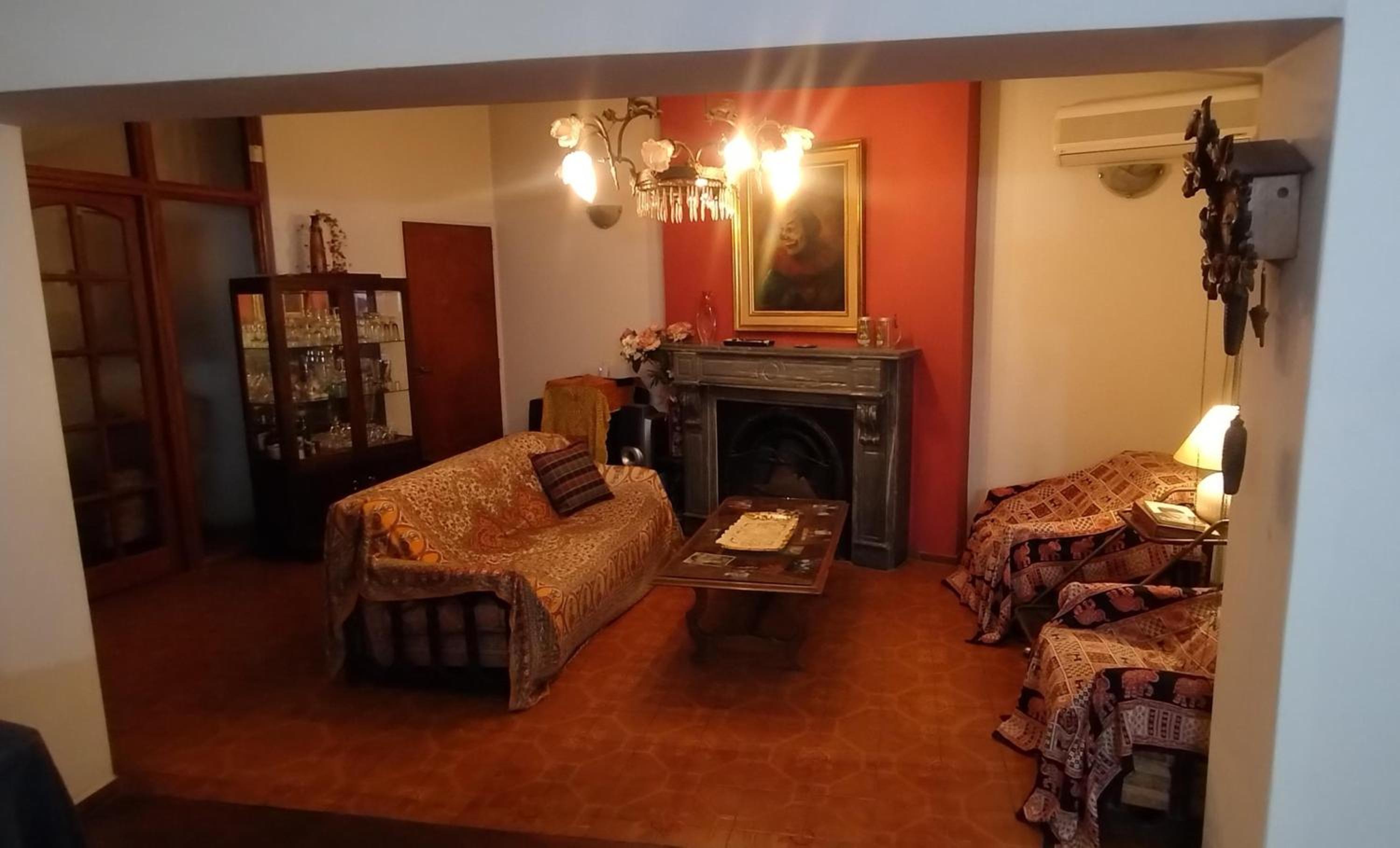 Acogedora Casa Familiar en Zona Residencial