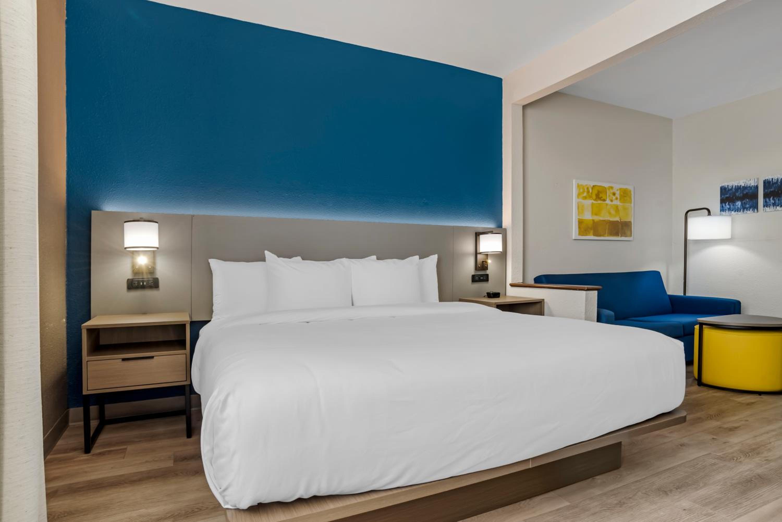 Hattiesburg Vacations - Comfort Suites Hattiesburg - Property Image 25