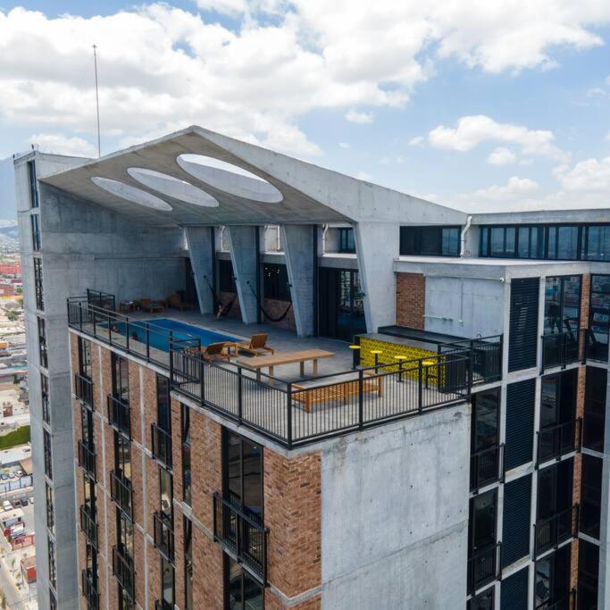 Premier Monterrey Retreat 5 view 3