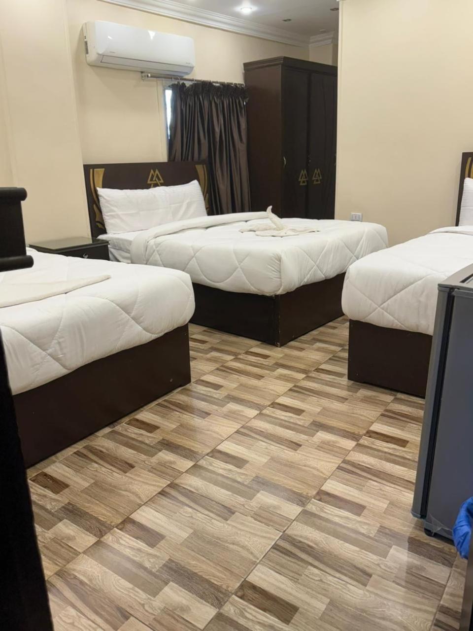 City pyramids inn