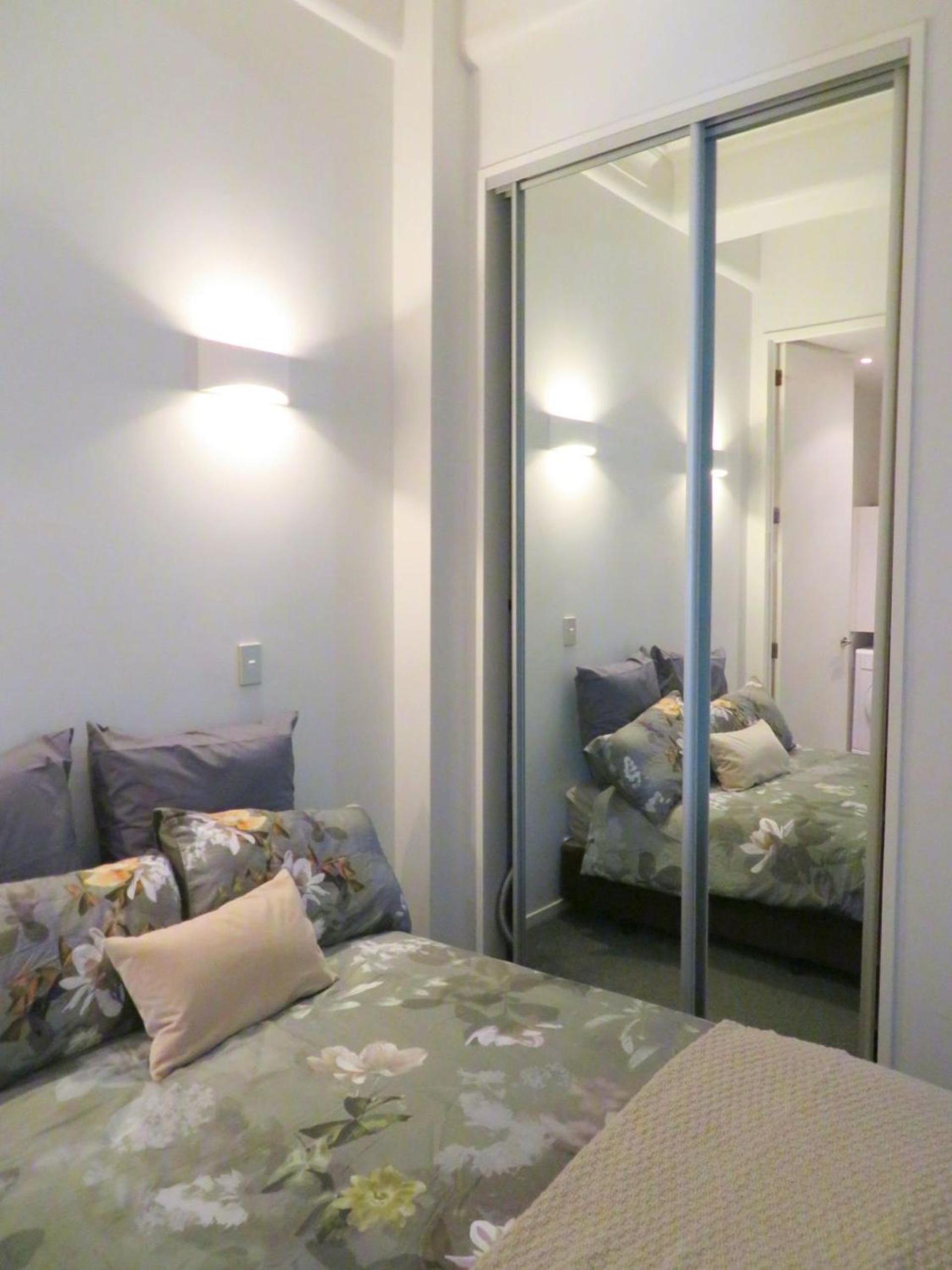 Art Deco Chic on Queen view 5
