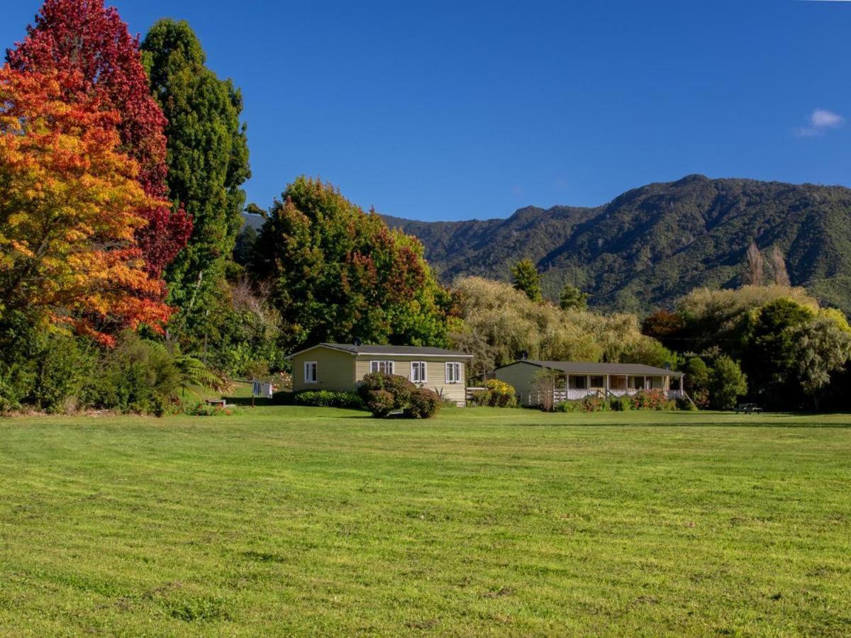 Marahau Riverside cottages view 4
