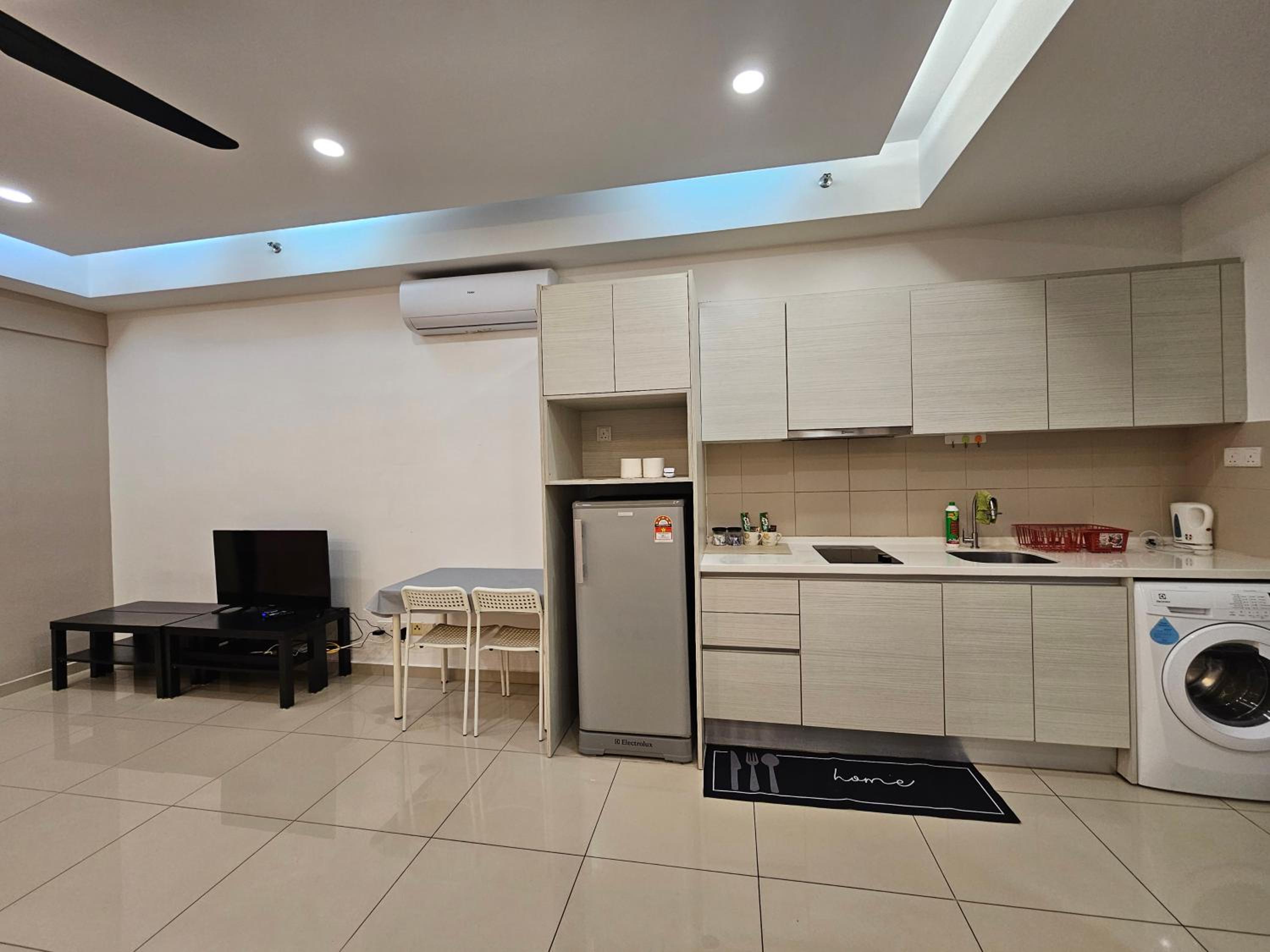 Icity i-soho homestay by Erna