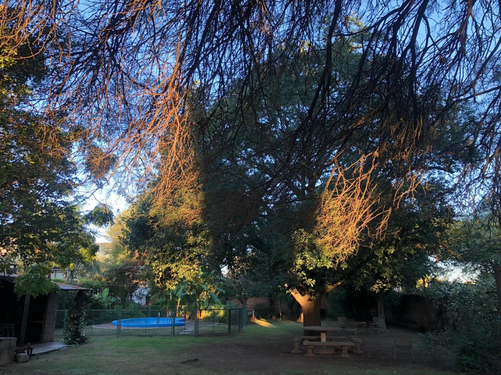 Casa con Pileta y Gran Jardín en Villa Belgrano