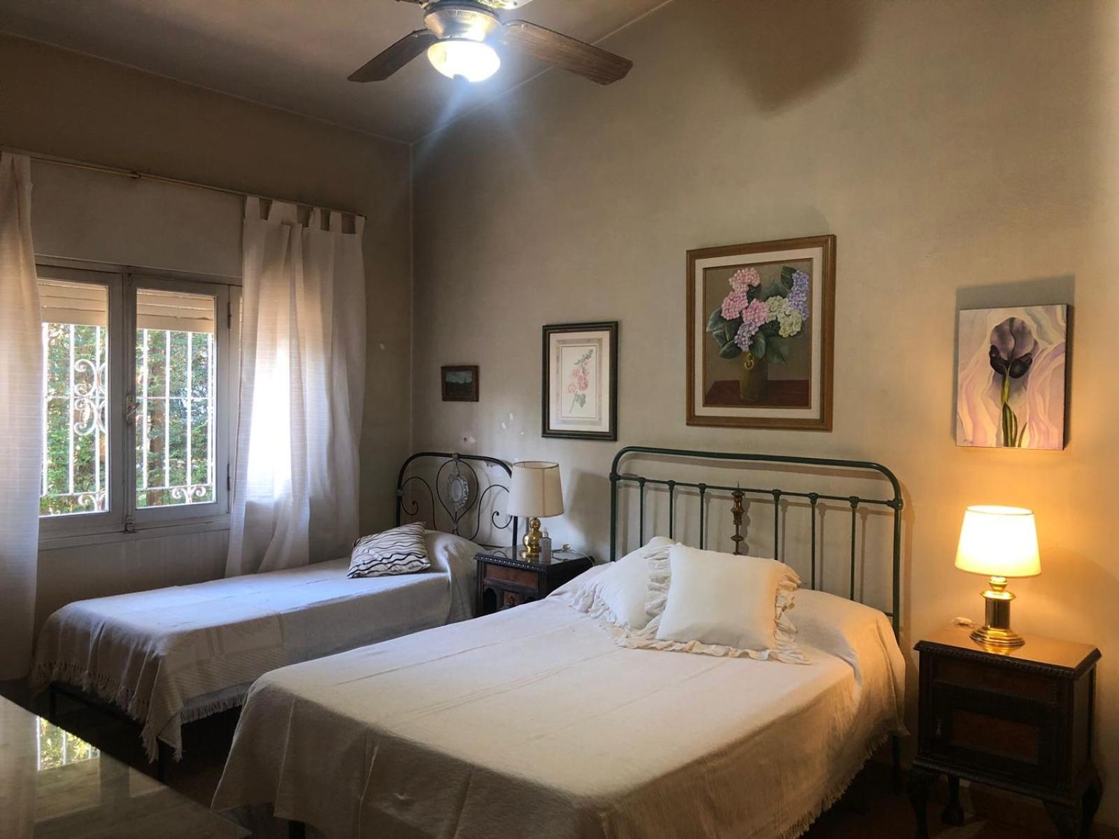 Casa con Pileta y Gran Jardín en Villa Belgrano