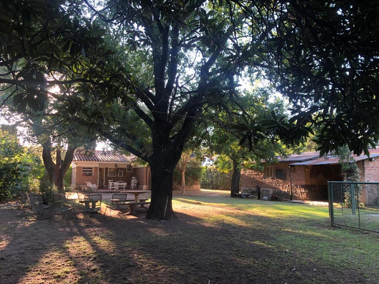 Casa con Pileta y Gran Jardín en Villa Belgrano