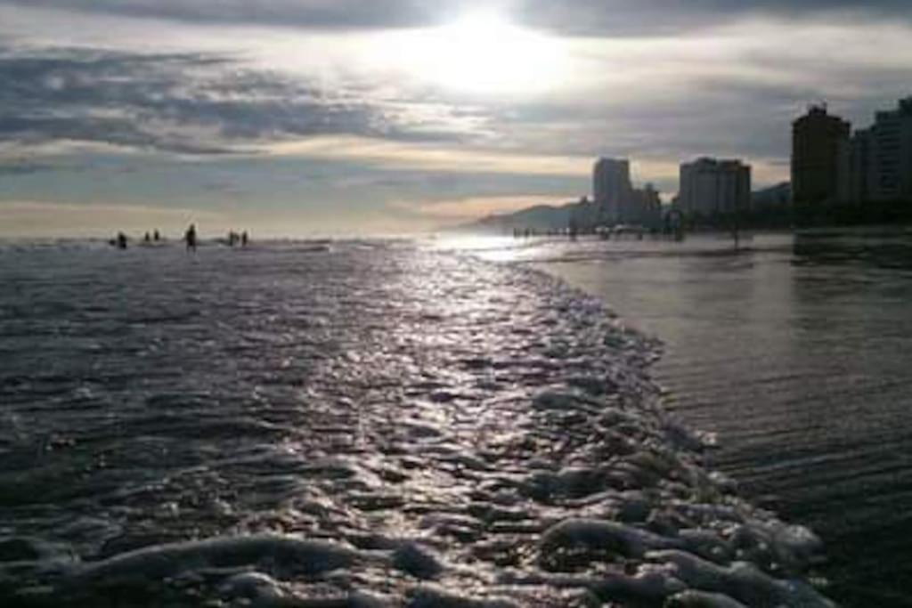 Lindo e aconchegante apto a 50m da praia