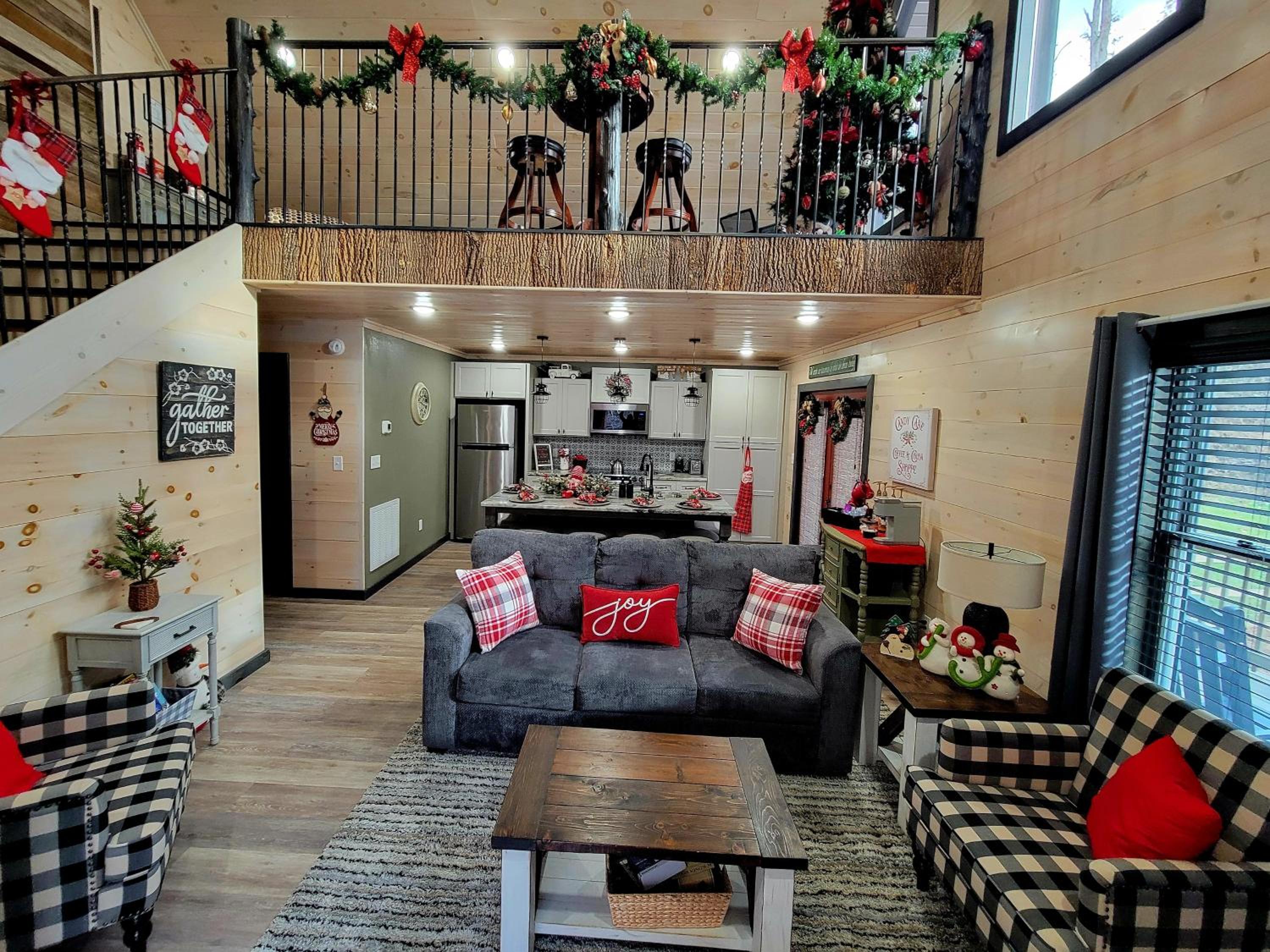 Lil Cabin in the Cove! MTN views, theater, hot tub, games, king beds, Prime Location! view 5
