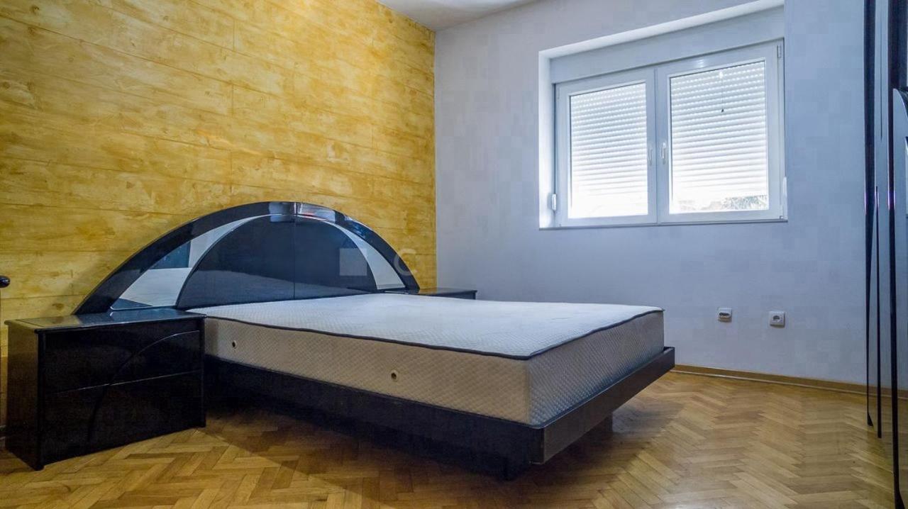 Lukas Apartment