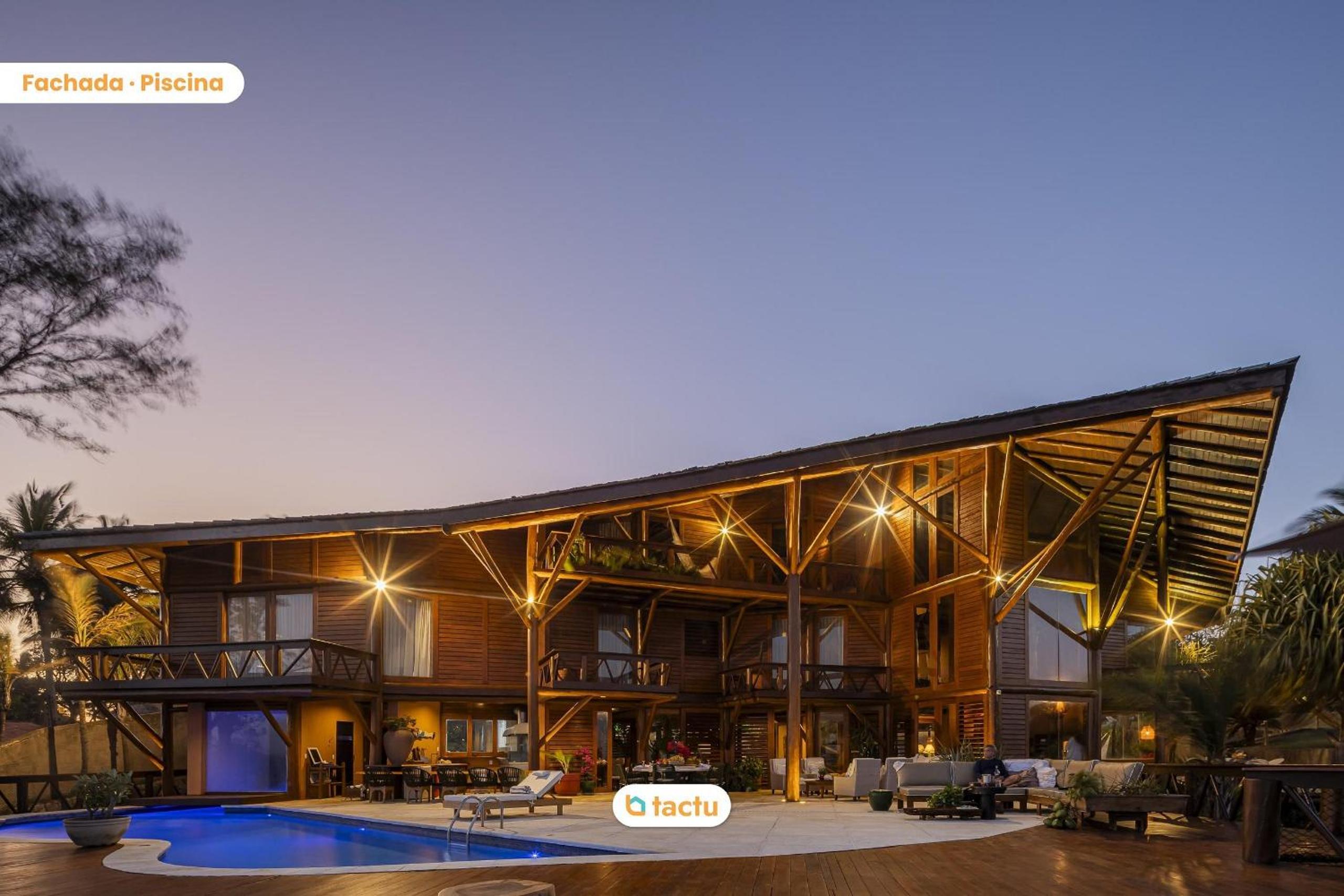 Casa de Madeira à Beira do Rio Fortim c/ Serviço