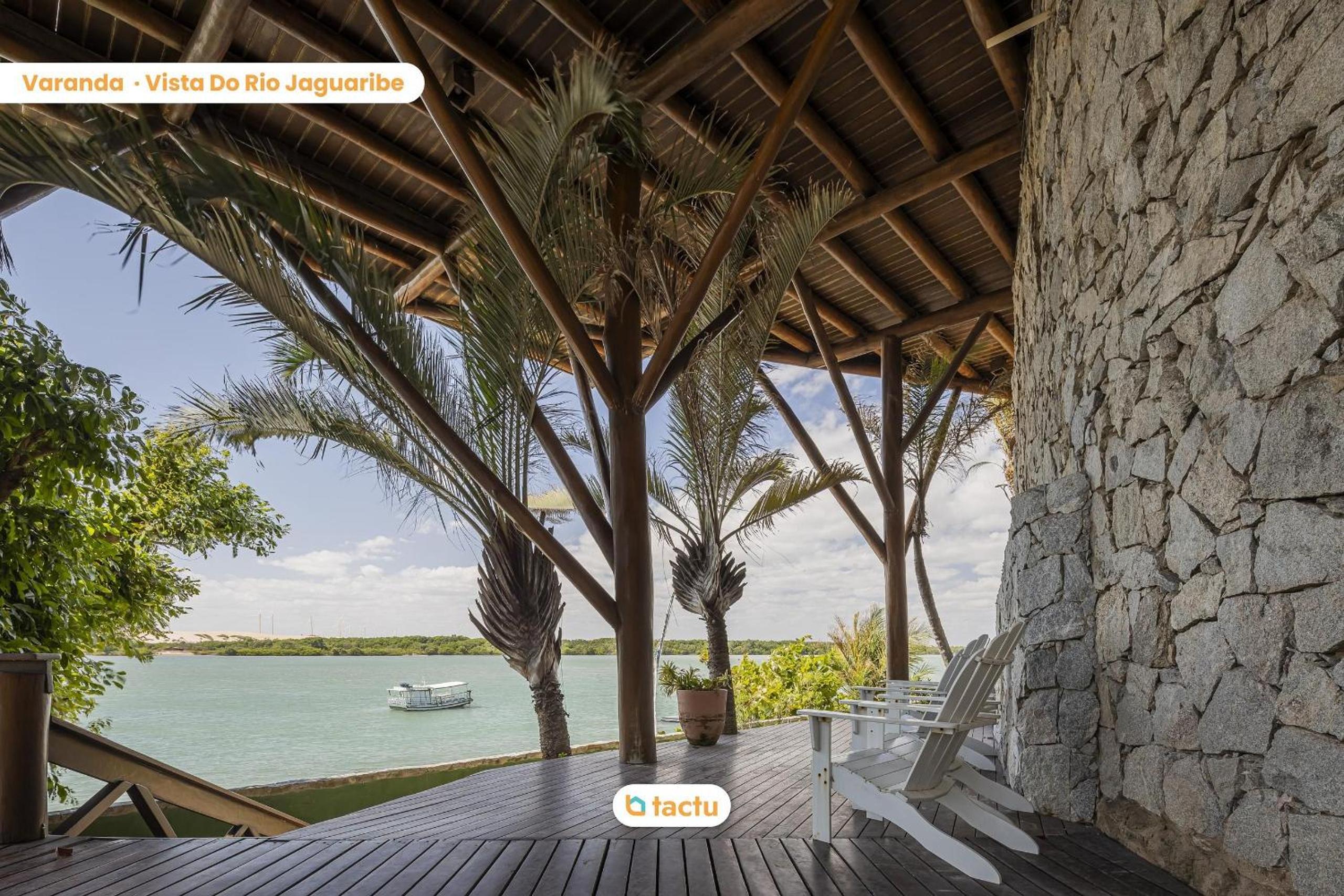 Casa de Madeira à Beira do Rio Fortim c/ Serviço