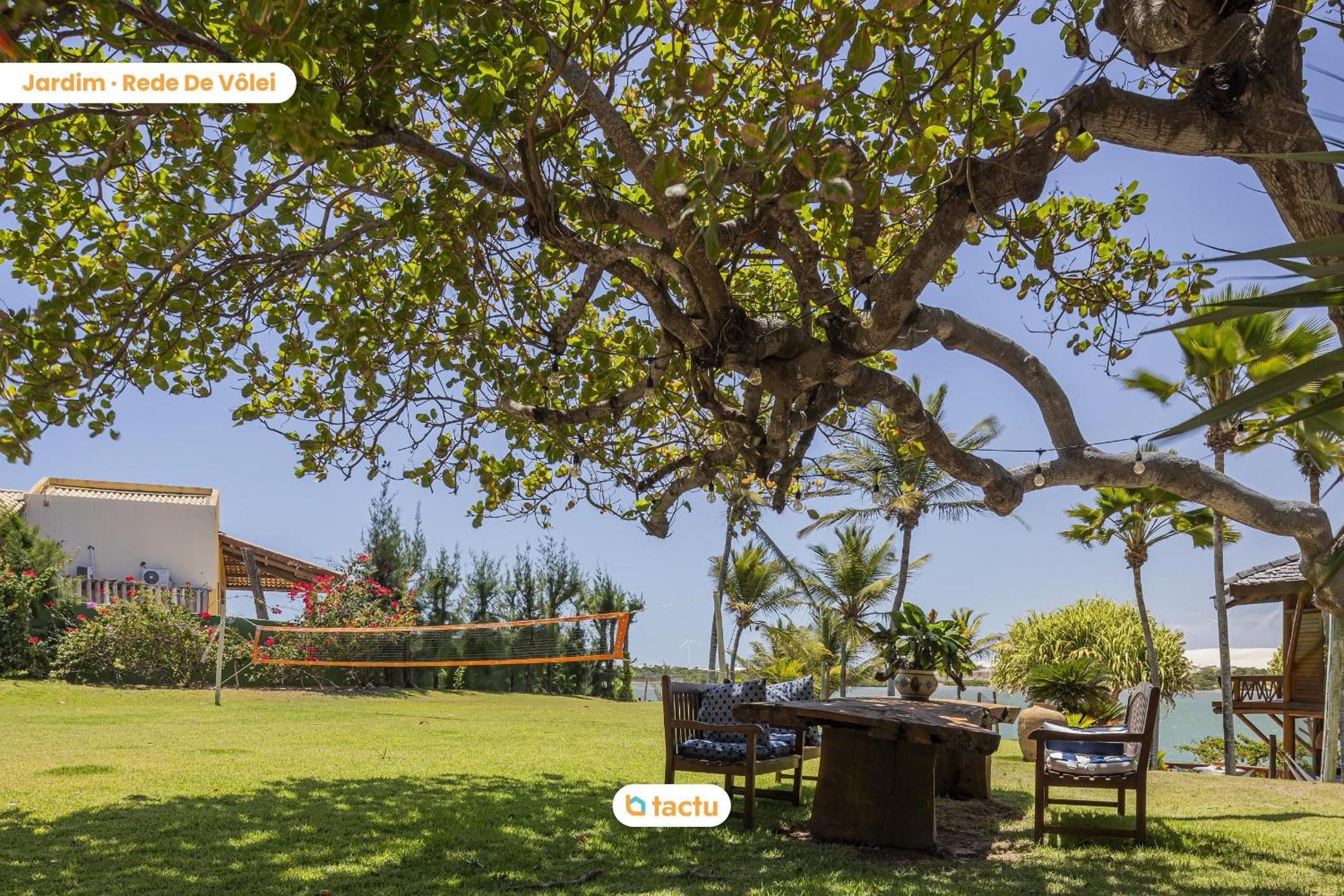 Casa de Madeira à Beira do Rio Fortim c/ Serviço