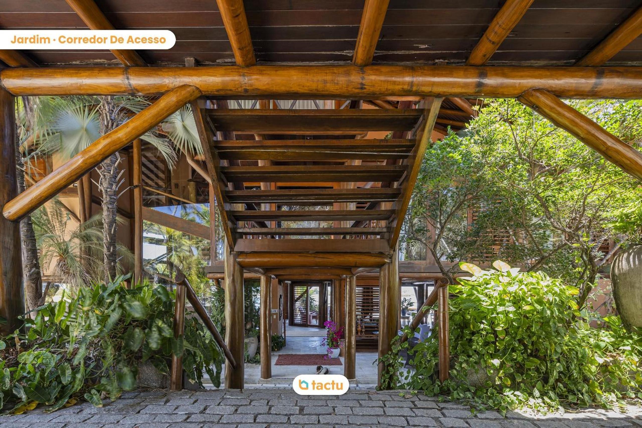 Casa de Madeira à Beira do Rio Fortim c/ Serviço