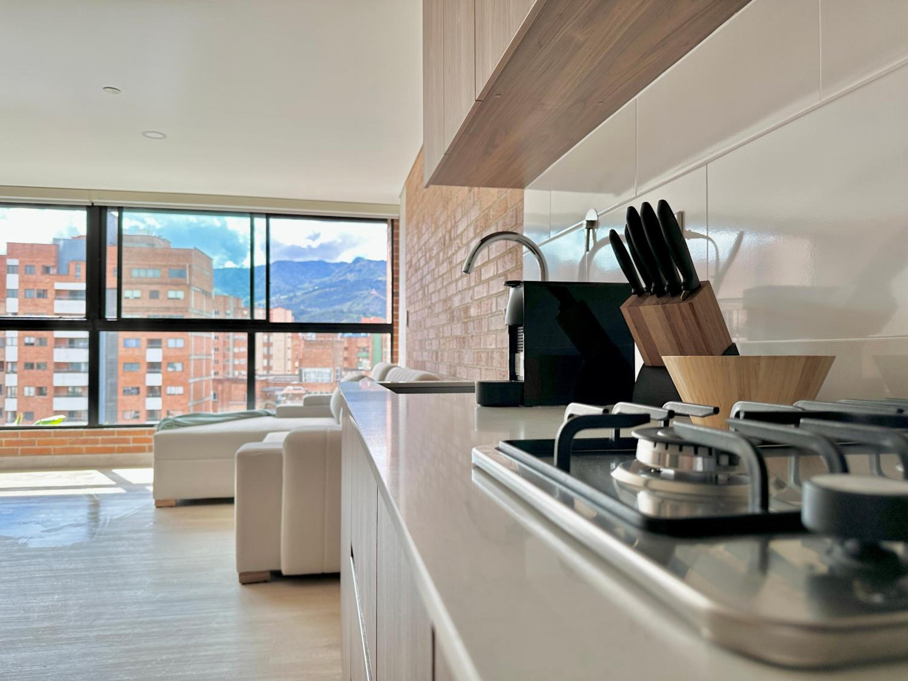 Ubicación Privilegiada Laureles Medellin con Vista y AC