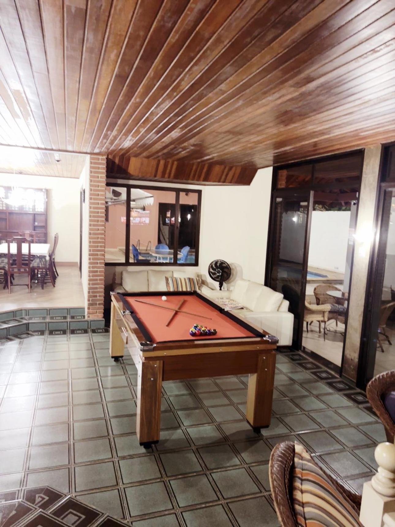 BEACH HOUSE Unidade 3 - Casas de Praia Guarujá 90 Metros do Mar 4suites ar condicionado Wi Fi Piscina