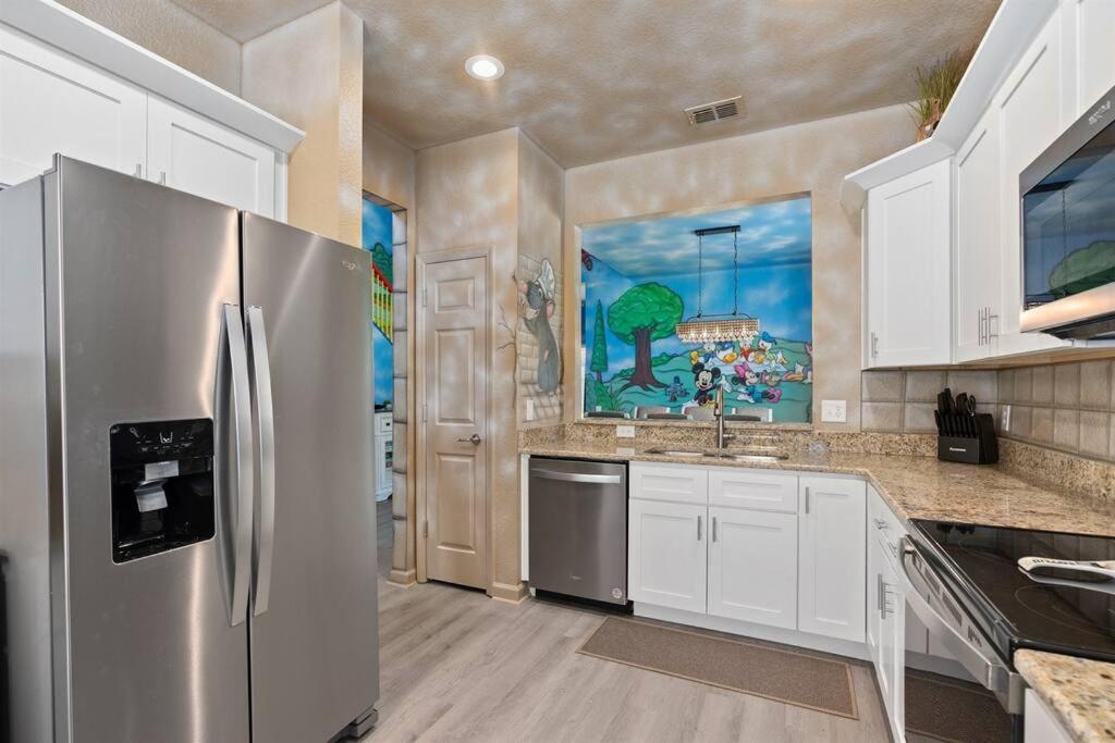 Free Arcade! All Rooms Themed! South Facing Pool!