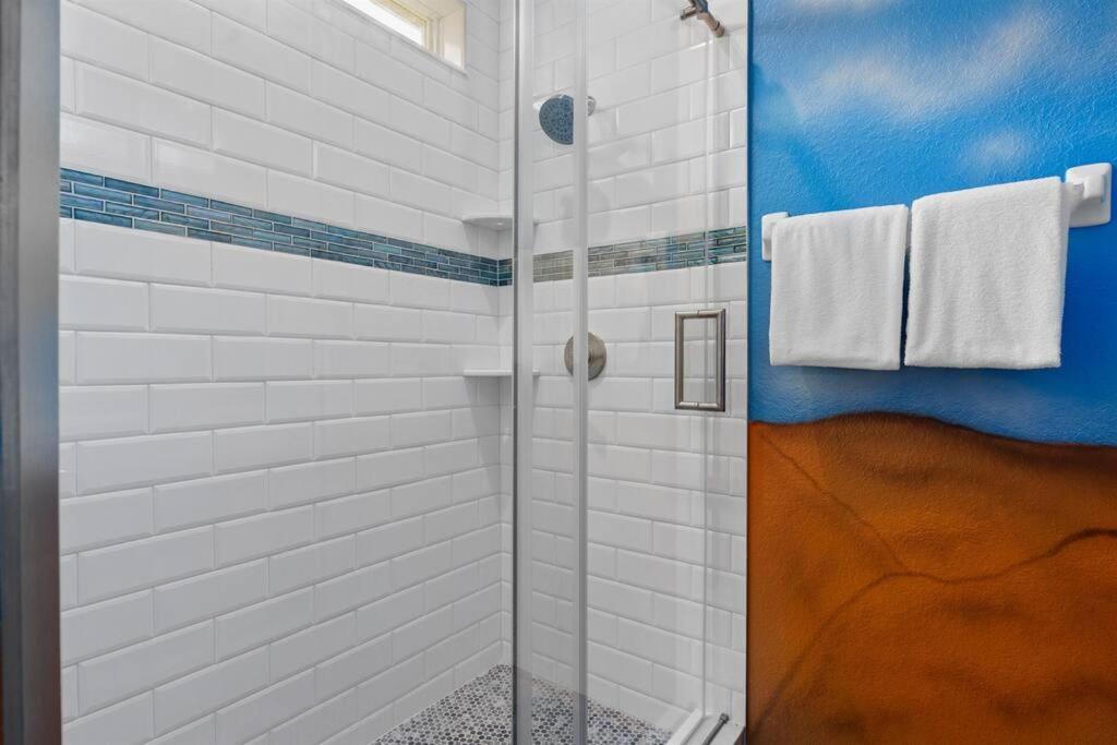 Free Arcade! All Rooms Themed! South Facing Pool!
