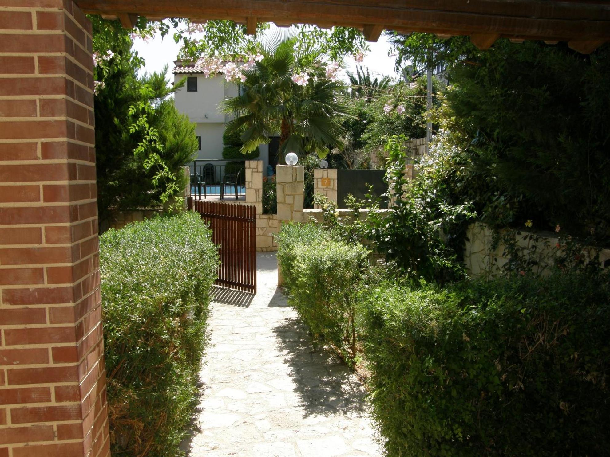 Photo 35