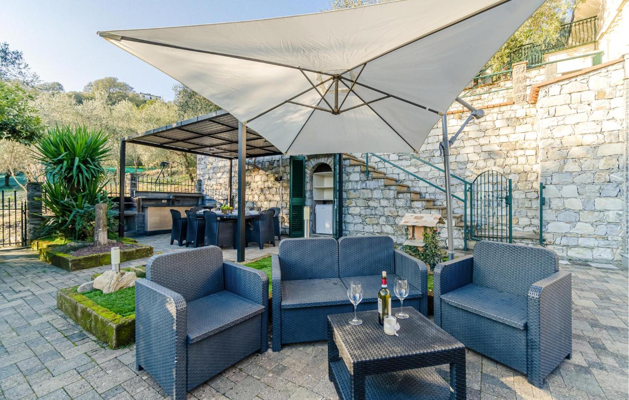Pet Friendly Home In Chiavari view 2