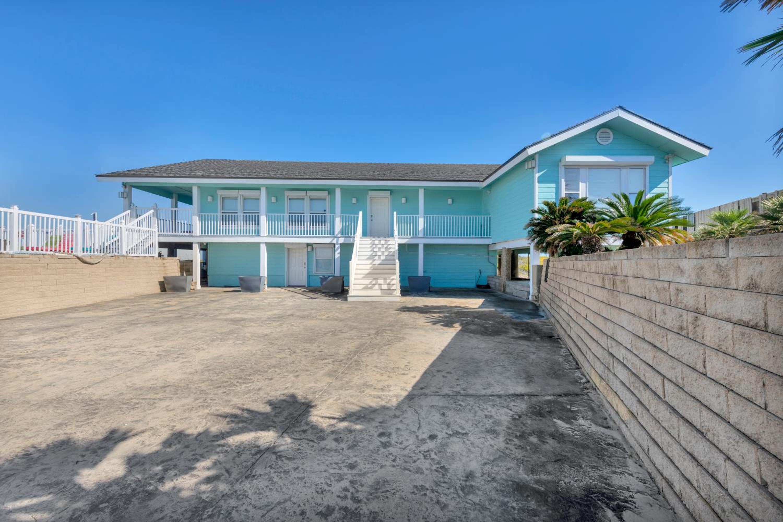 Executive Beach Paradise SH7345