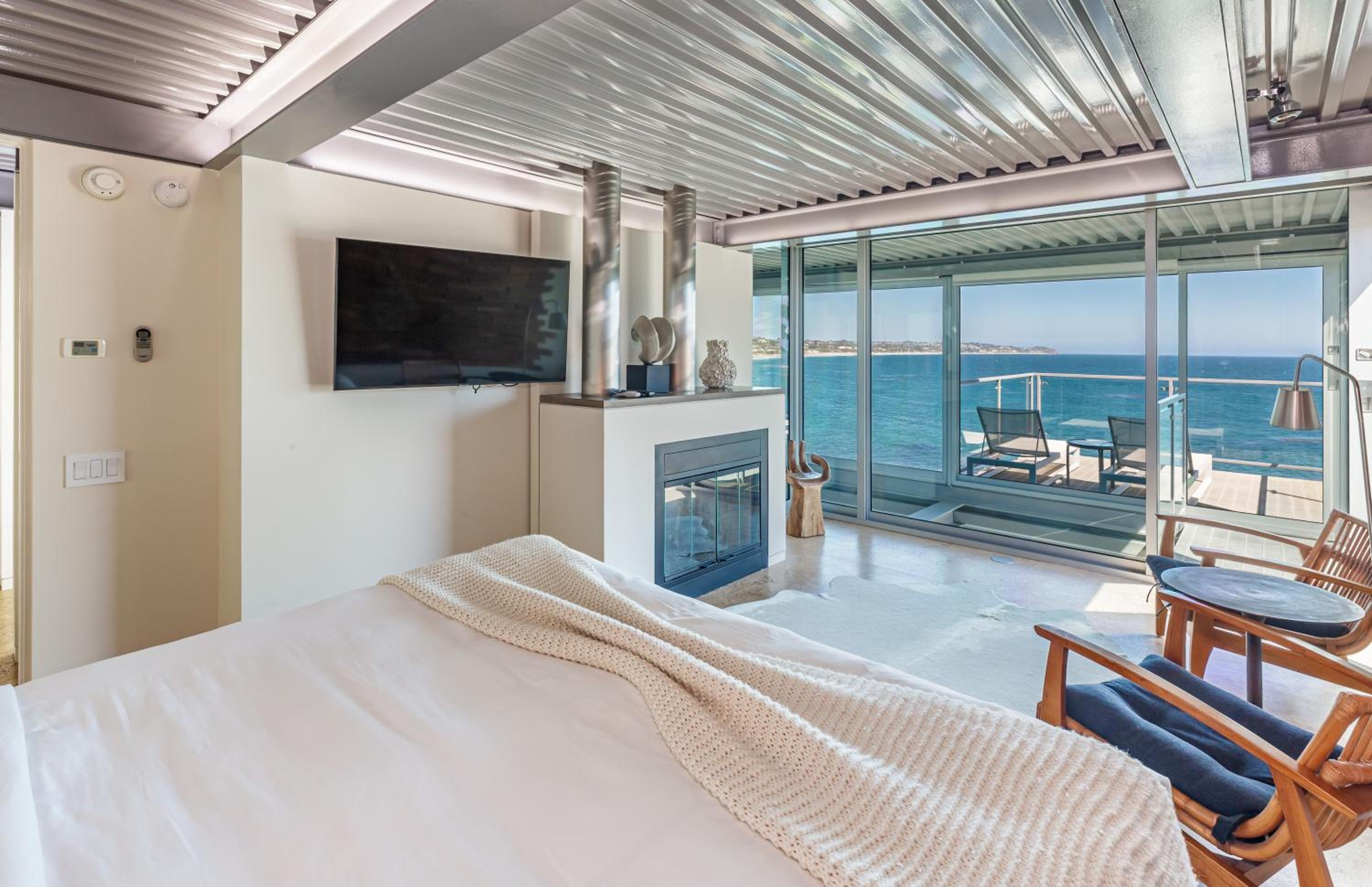 Beachfront Villa Broad Beach Direct Beach Access view 4