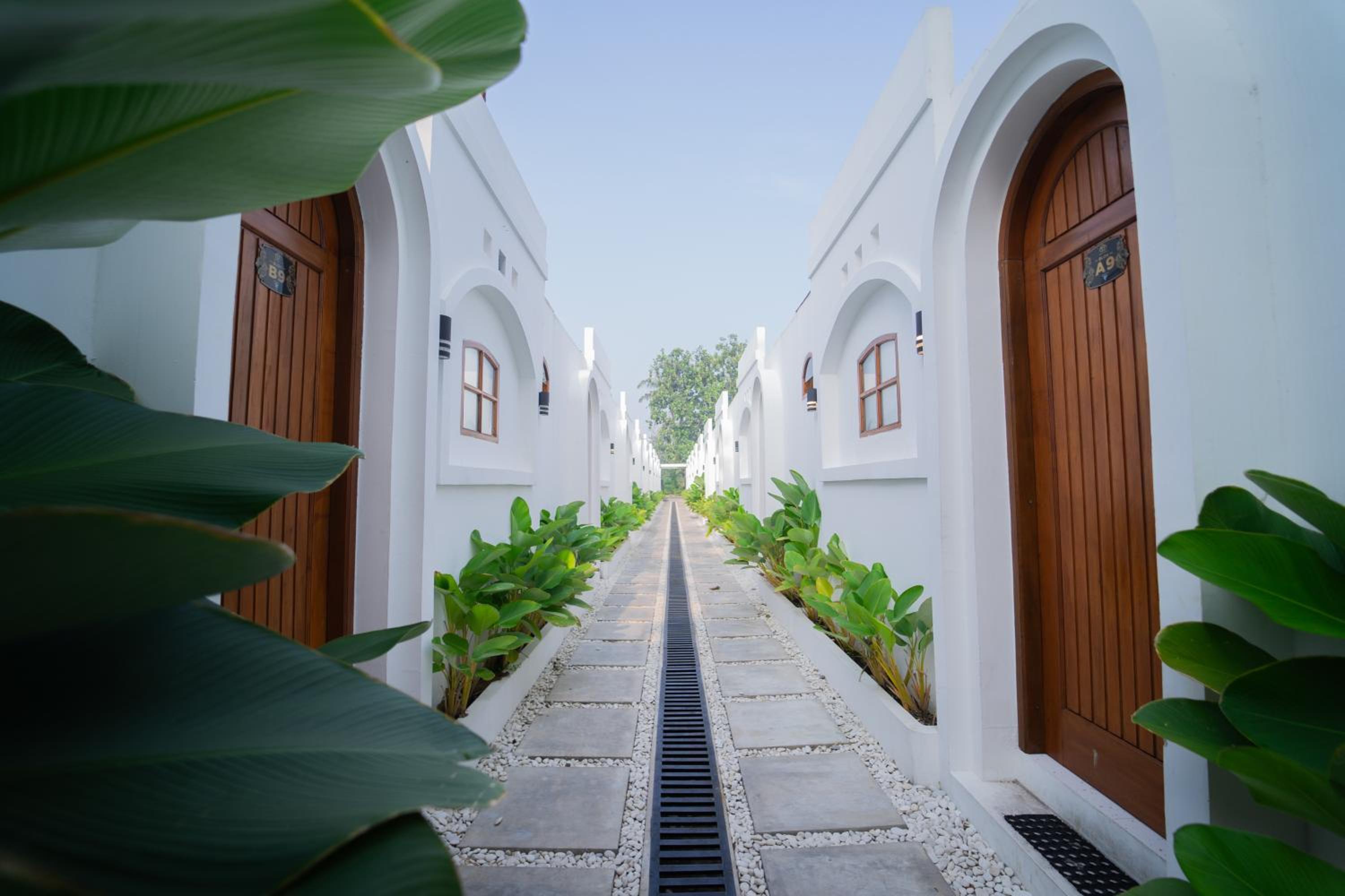 Hotel Marvilla Bali Jogja - Image 1