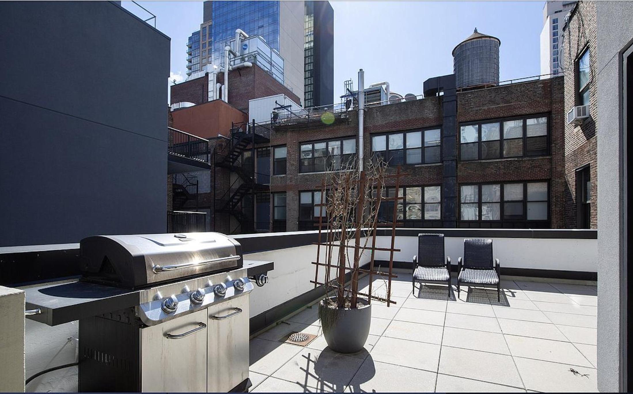 Luxury Full Floor Chelsea with WasherDryer 2bd