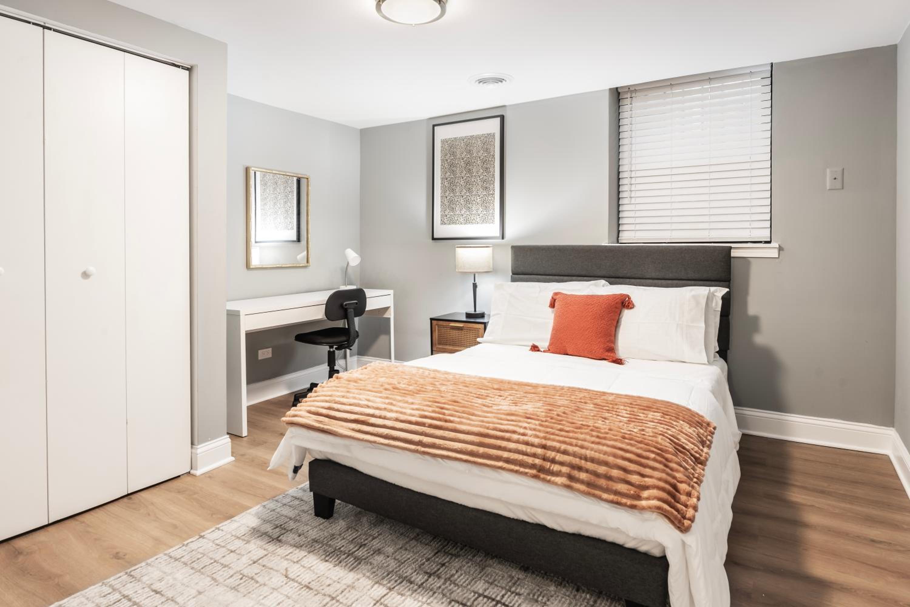 Drexel Apartments, Downtown Hyde Park view 2