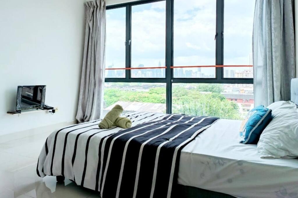 4Bedroom 13pax KL Town with Balcony parking x2
