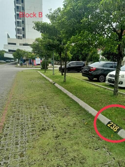 4Bedroom 13pax KL Town with Balcony parking x2