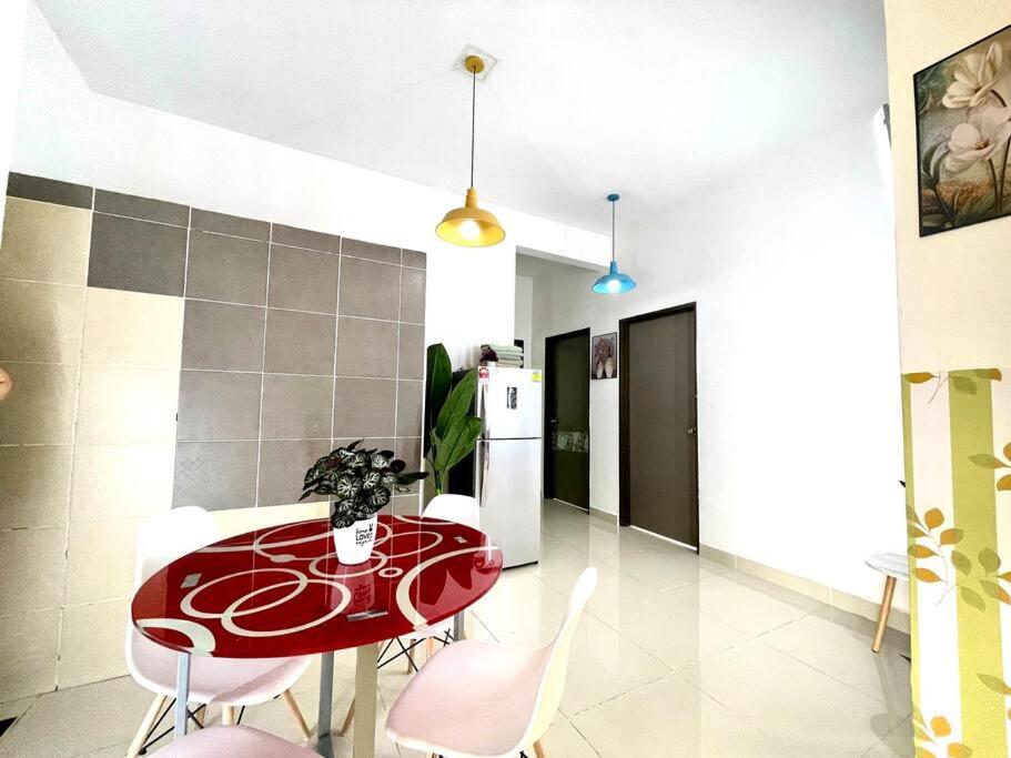 4Bedroom 13pax KL Town with Balcony parking x2