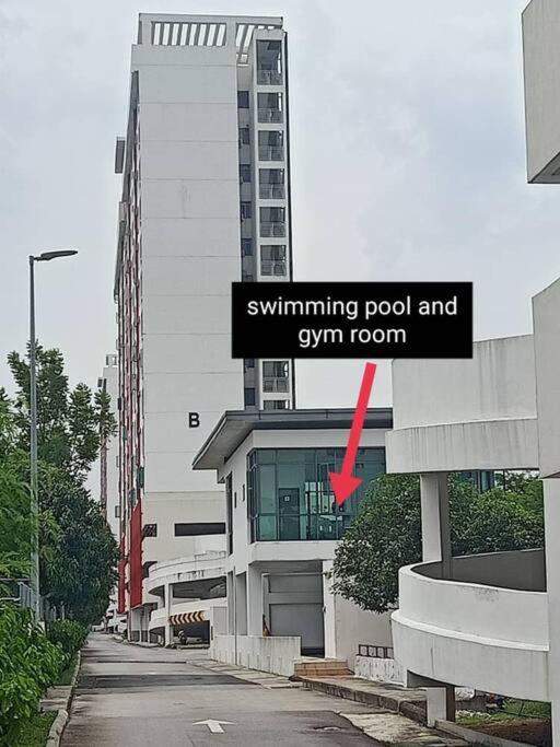 4Bedroom 13pax KL Town with Balcony parking x2