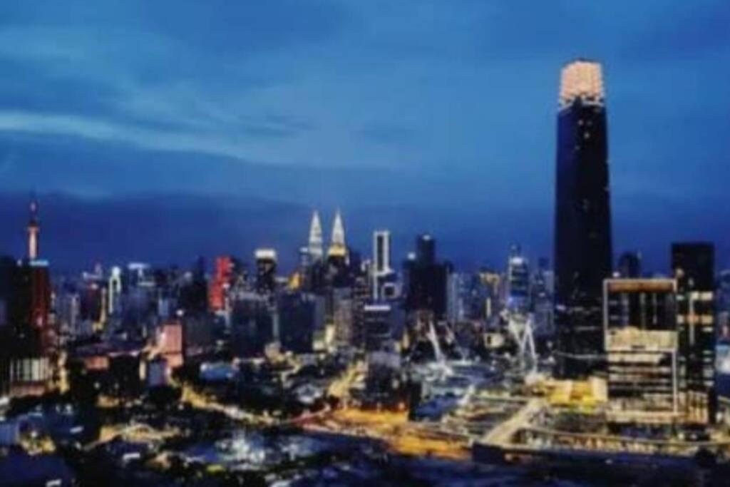 4Bedroom 13pax KL Town with Balcony parking x2