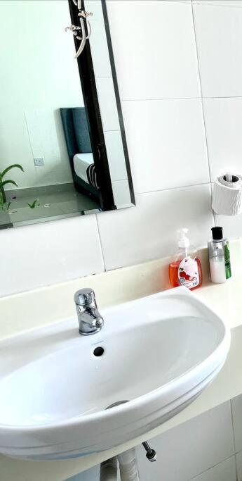 4Bedroom 13pax KL Town with Balcony parking x2