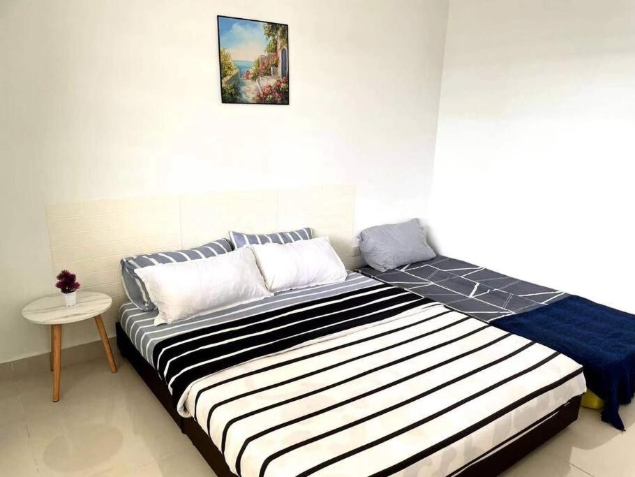 4Bedroom 13pax KL Town with Balcony parking x2