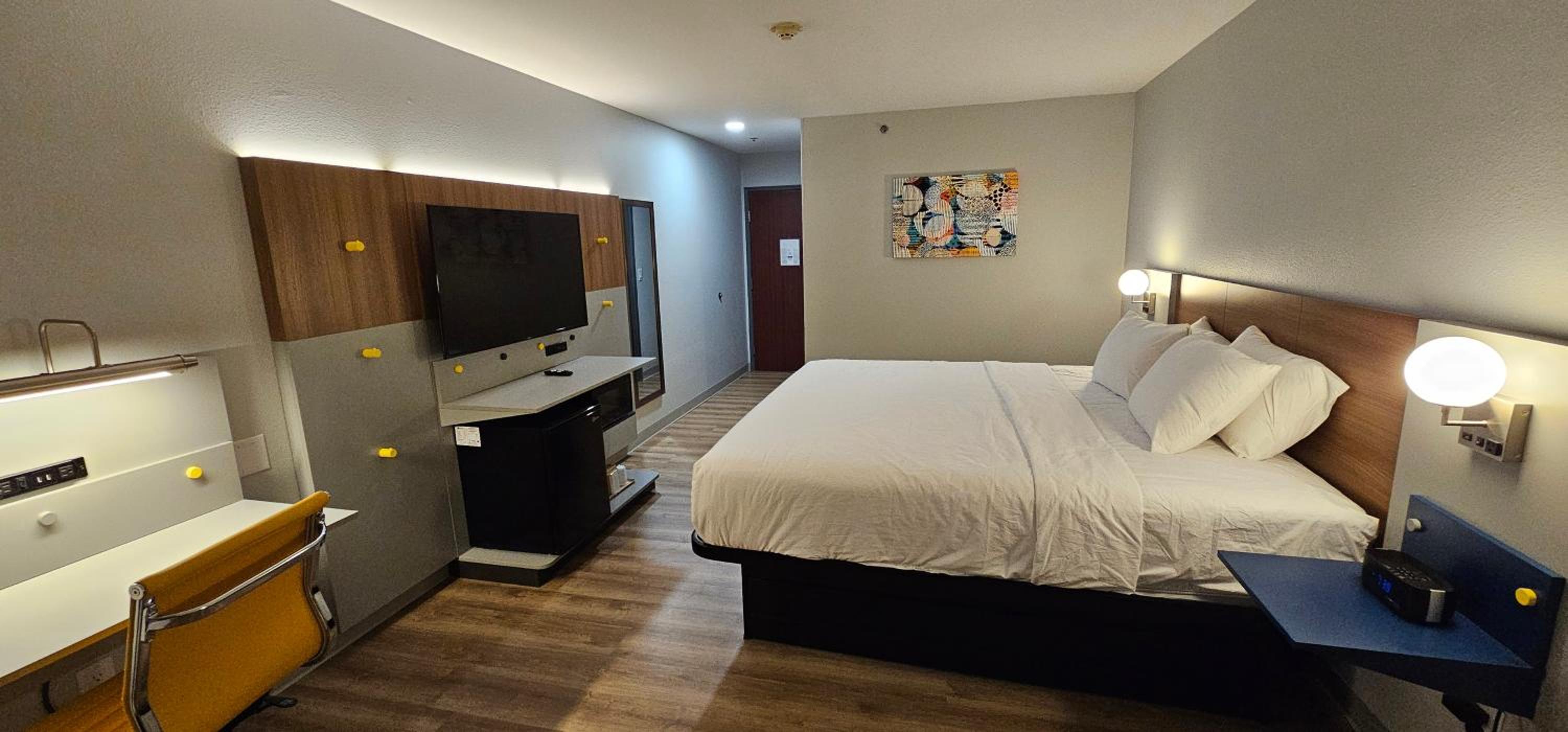 Microtel Inn & Suites by Wyndham Tulsa - Catoosa Route 66