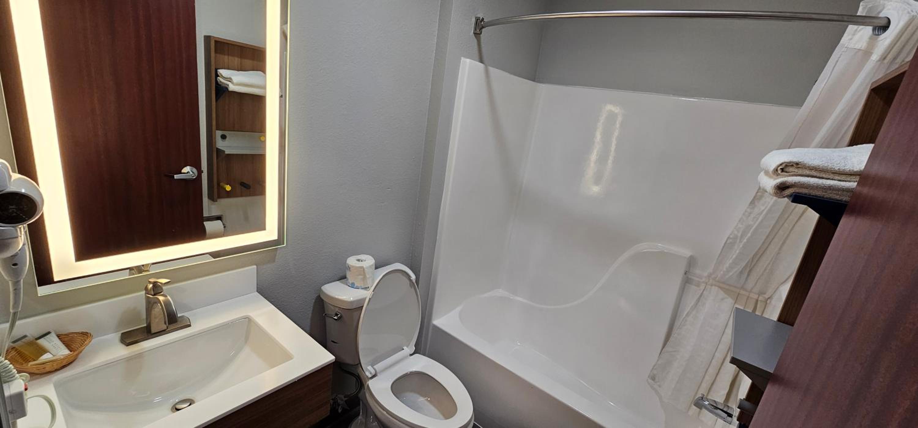 Microtel Inn & Suites by Wyndham Tulsa - Catoosa Route 66