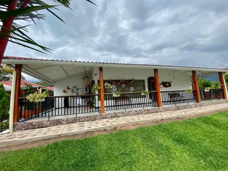 Alojamiento finca La Faraona en Restrepo Meta
