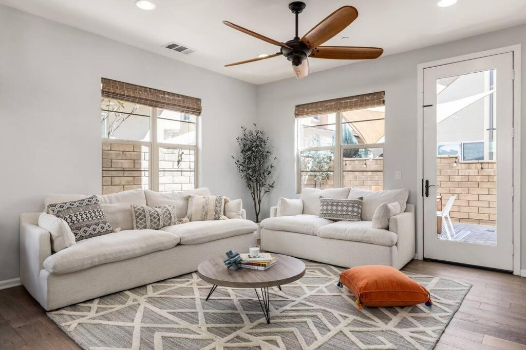 GOODE HOMES Luxury Villa with Community Pool and Spa