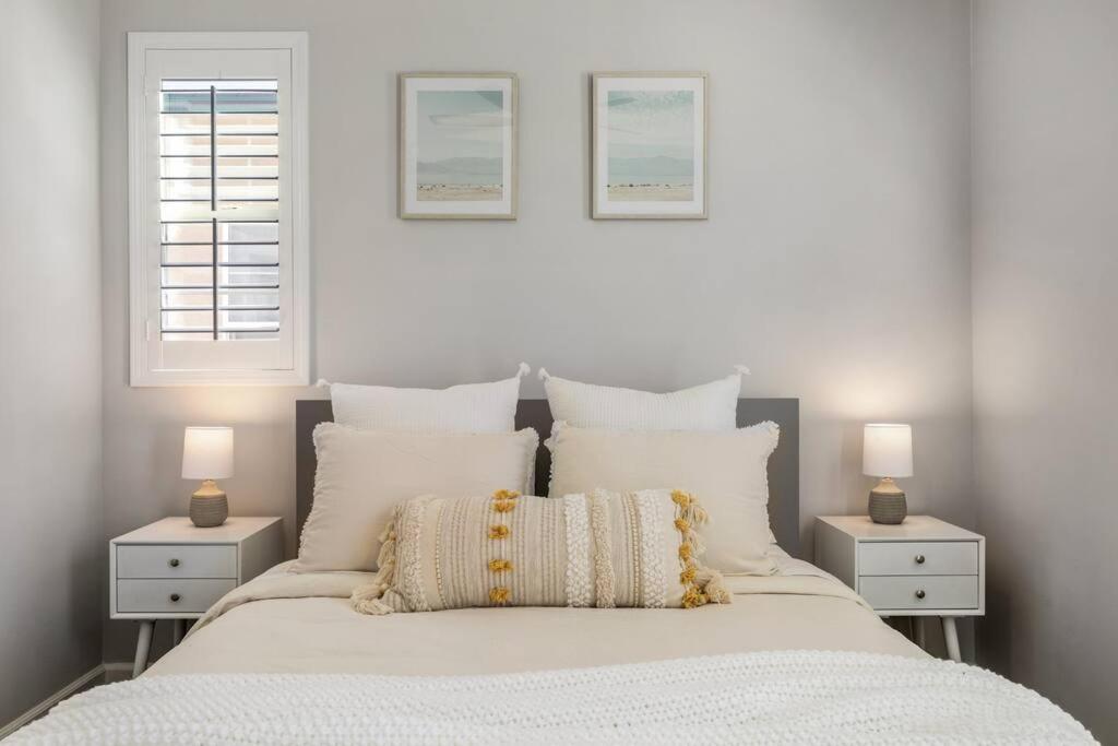 GOODE HOMES Luxury Villa with Community Pool and Spa