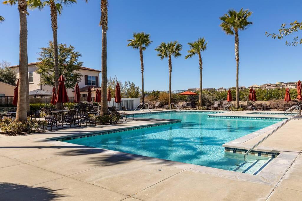GOODE HOMES Luxury Villa with Community Pool and Spa