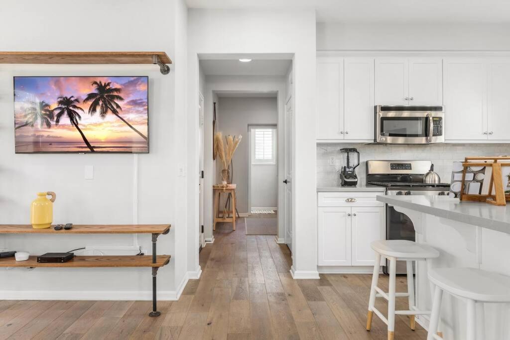 GOODE HOMES Luxury Villa with Community Pool and Spa