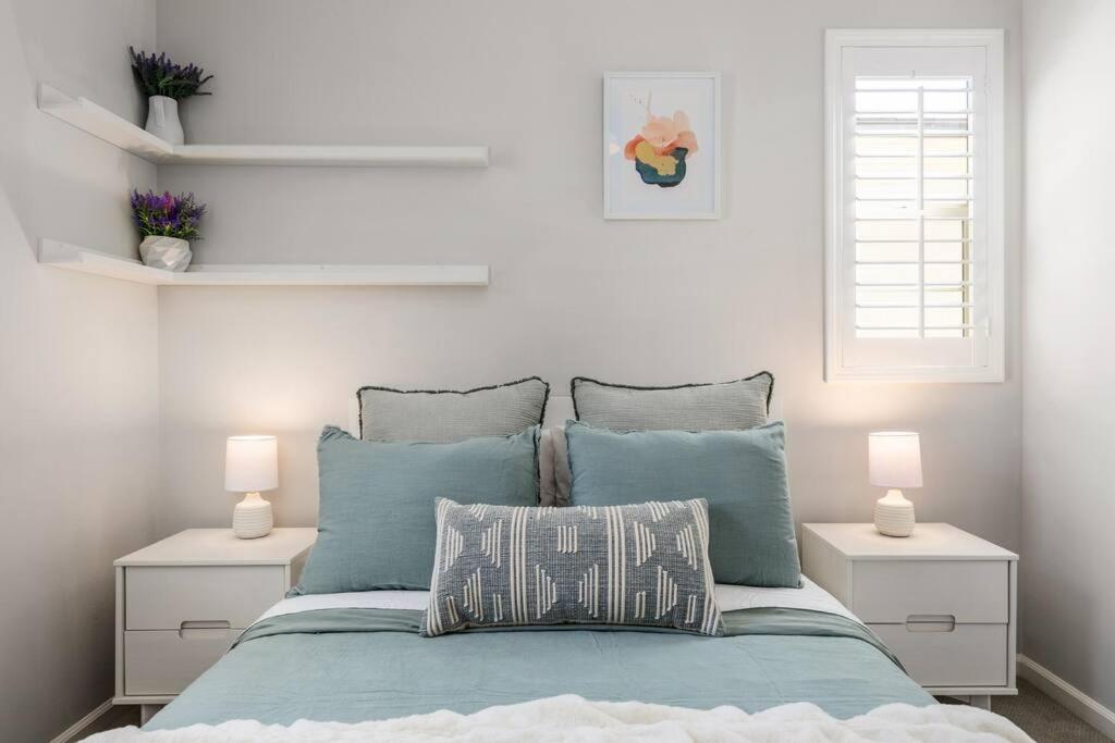 GOODE HOMES Luxury Villa with Community Pool and Spa