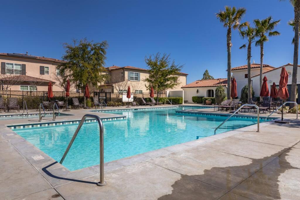 GOODE HOMES Luxury Villa with Community Pool and Spa