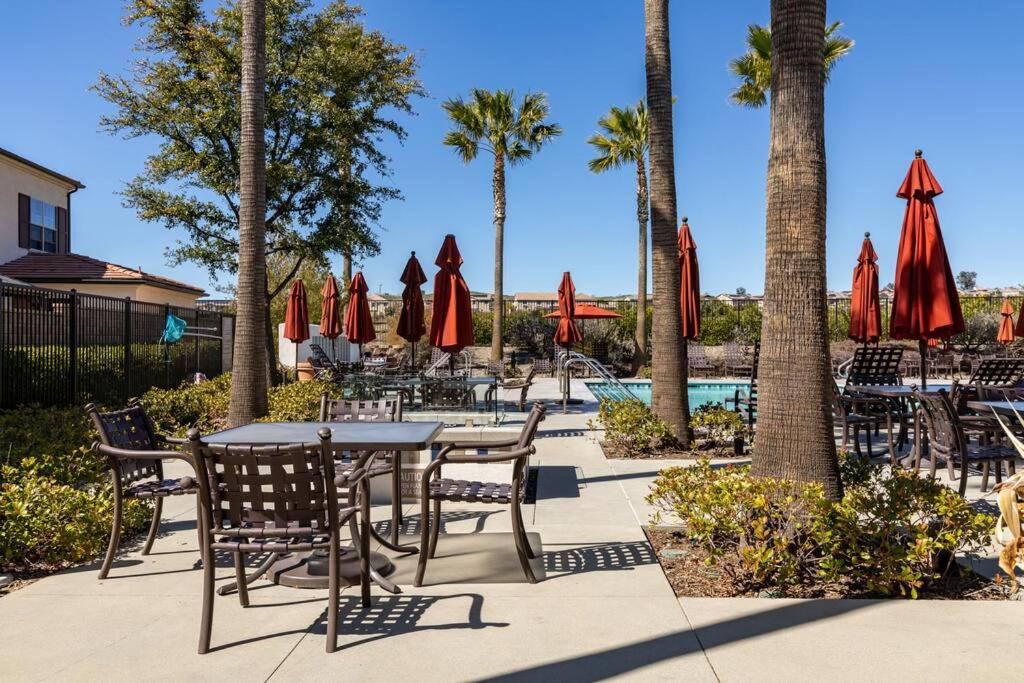 GOODE HOMES Luxury Villa with Community Pool and Spa