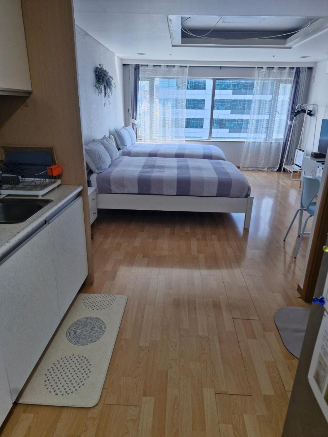 Hongdae Residence-4 - 1min from Hongik Univ Station #1 view 4