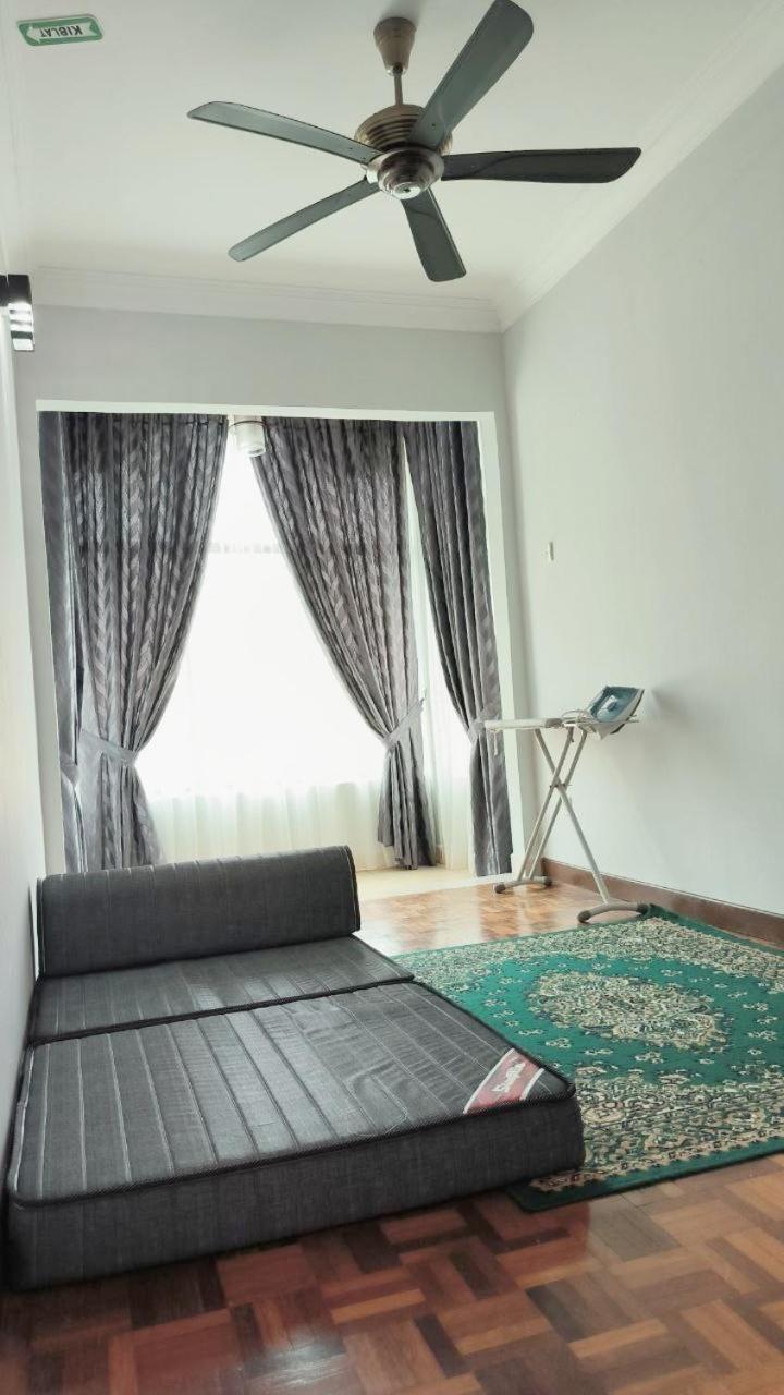Hening Kesuma Homestay photo 5