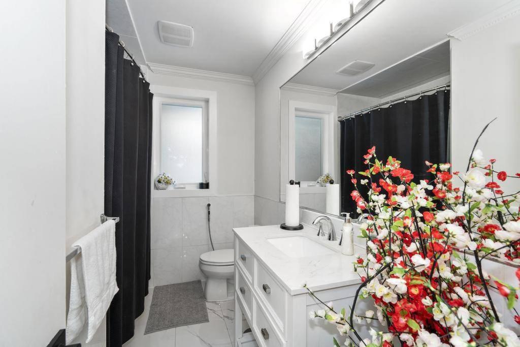 Luxury Four Season 4 Bedroom Villa with jacuzzi and EV chrg